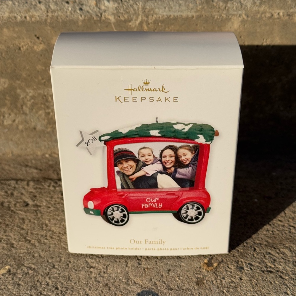 Hallmark‎ Keepsake Our Family Photo Frame Ornament